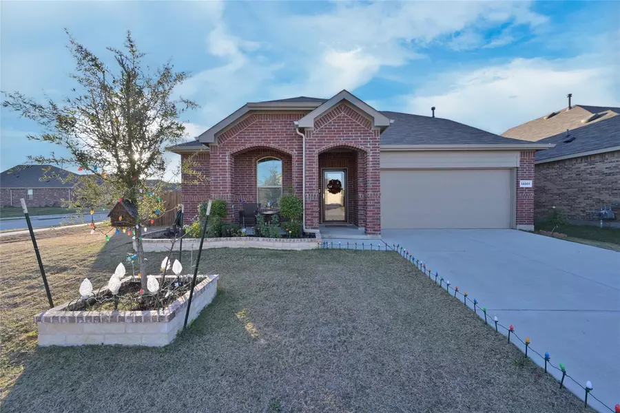 14801 Grey Feather Trail, Fort Worth, TX 76052