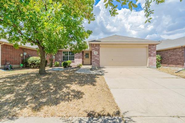 2043 Club Oak Drive, Heartland, TX 75126