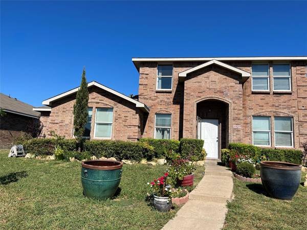 1027 Graystone Drive, Lancaster, TX 75134