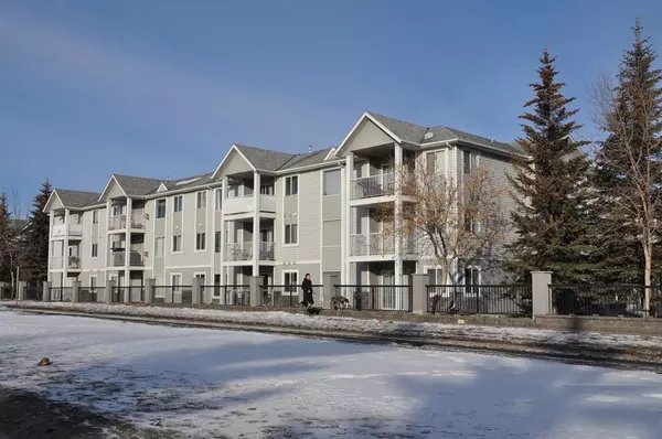 Calgary, AB T2B 3R6,2302 Valleyview PARK SE #302