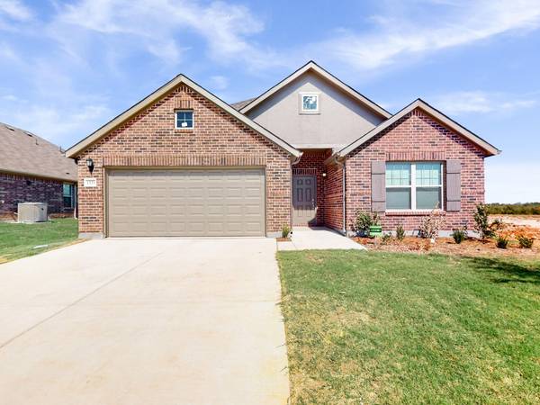 1329 Cedar Creek Lane, Crowley, TX 76036