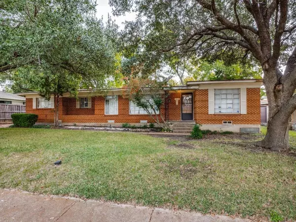 9712 Carnegie Drive, Dallas, TX 75228