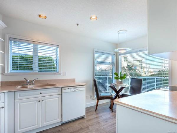 Sidney, BC V8L 2Y3,2550 Bevan Ave #101