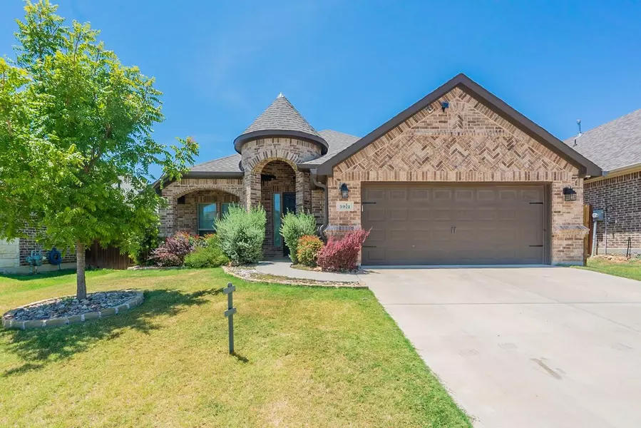 5921 Dunnlevy Drive, Fort Worth, TX 76179