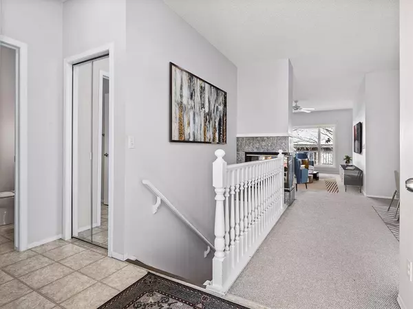 Calgary, AB T2Y 4C3,134 Shannon Estates TER SW