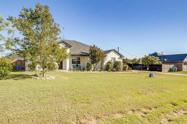 12416 Messer Court, Benbrook, TX 76126