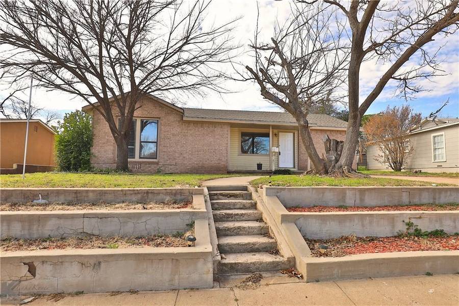 1605 San Carlos Street, Sweetwater, TX 79556