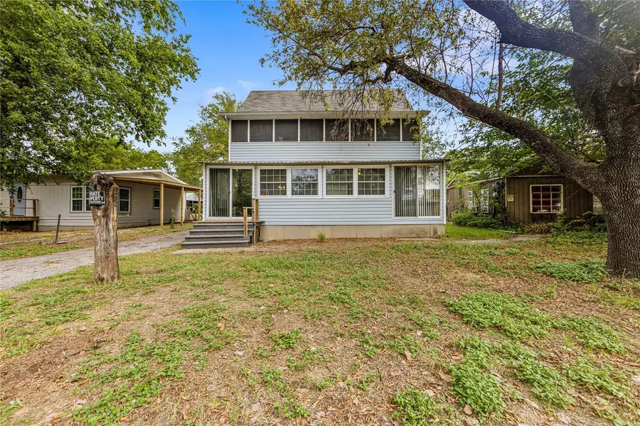 6868 Briar Road, Azle, TX 76020