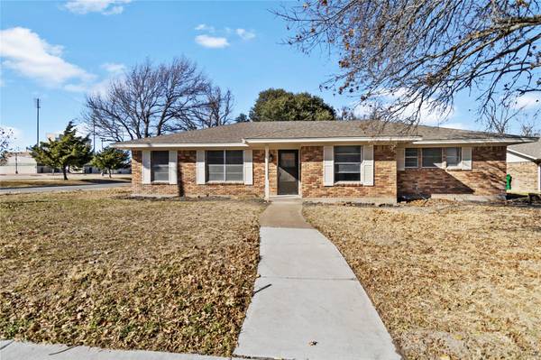 101 Apache Court,  Waxahachie,  TX 75165