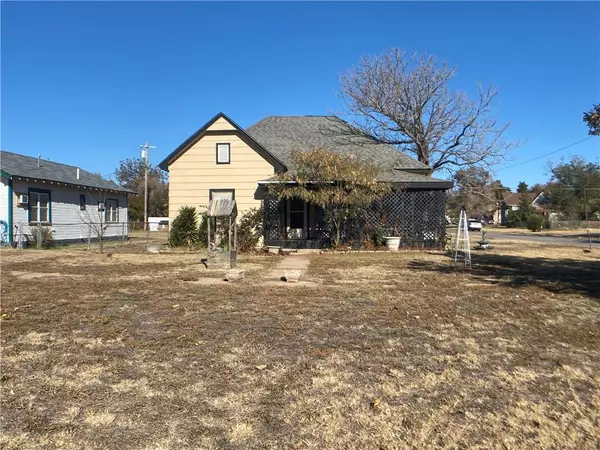 521 E Pecan Street, Altus, OK 73521