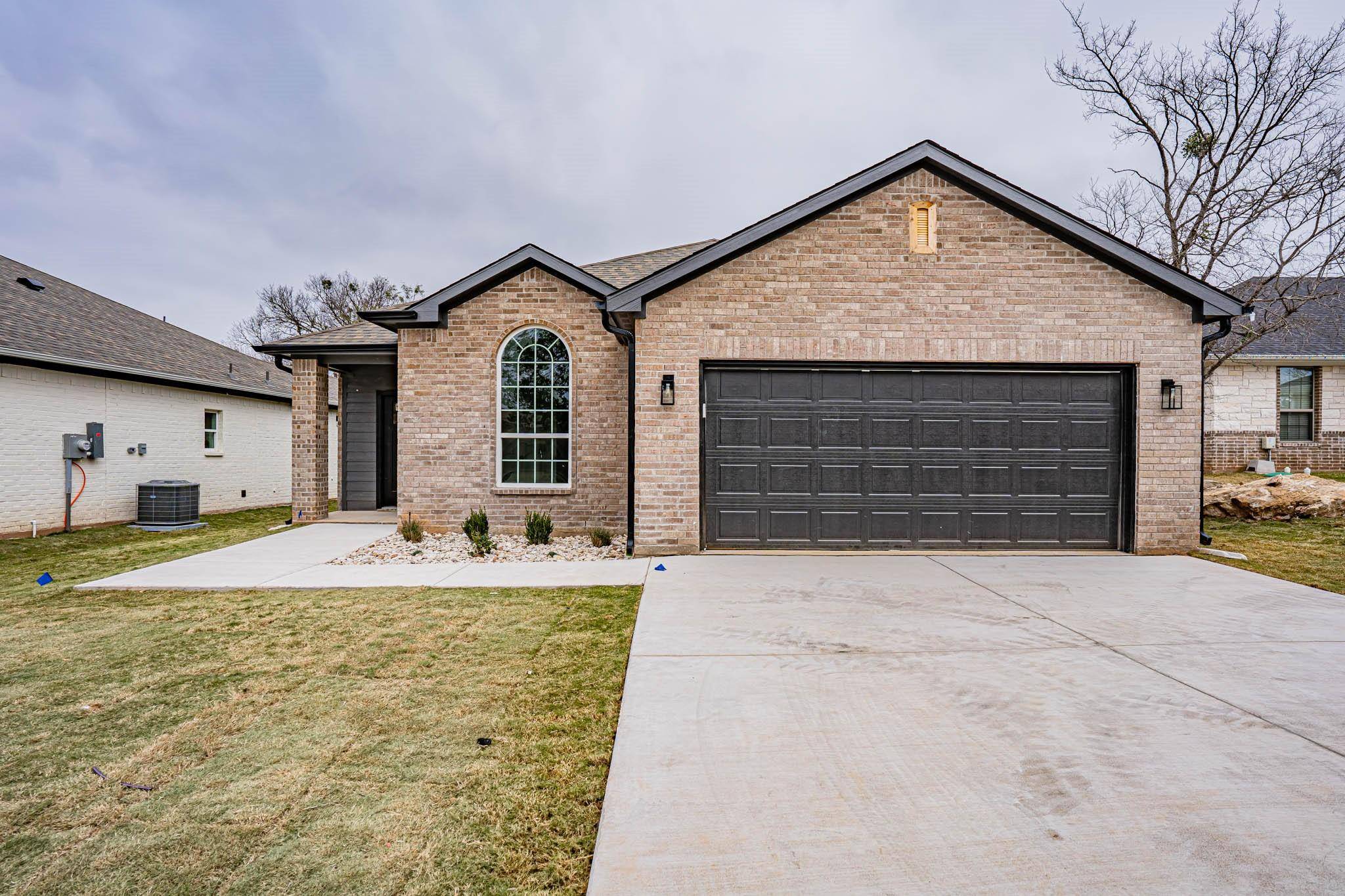 2920 Steepleridge Circle, Granbury, TX 76048