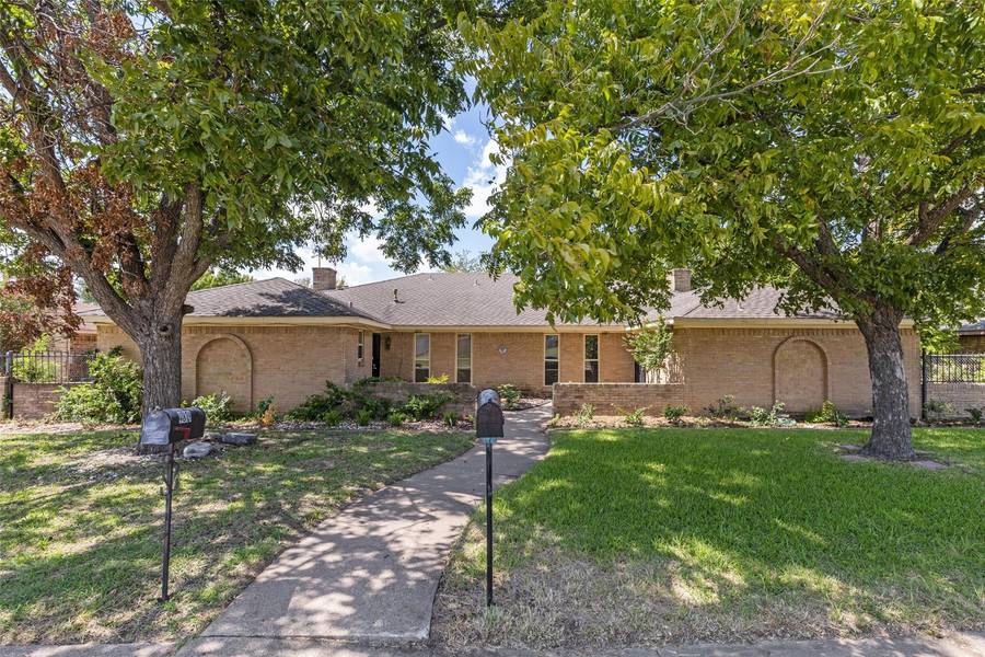 4821 Lomax Drive, Dallas, TX 75227