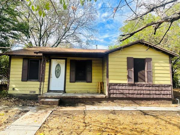 5748 Cowden Street, Sansom Park, TX 76114