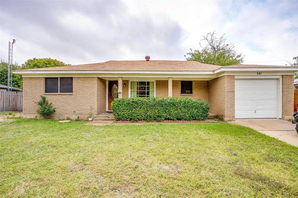 541 Grant Circle, White Settlement, TX 76108