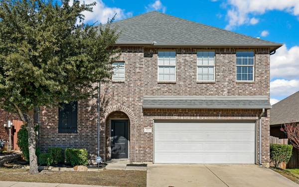 3813 Whisper Hollow Way, Fort Worth, TX 76137