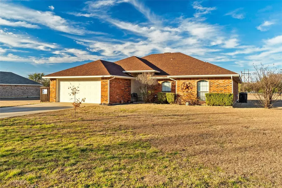 314 Pebble Creek Drive, Red Oak, TX 75154