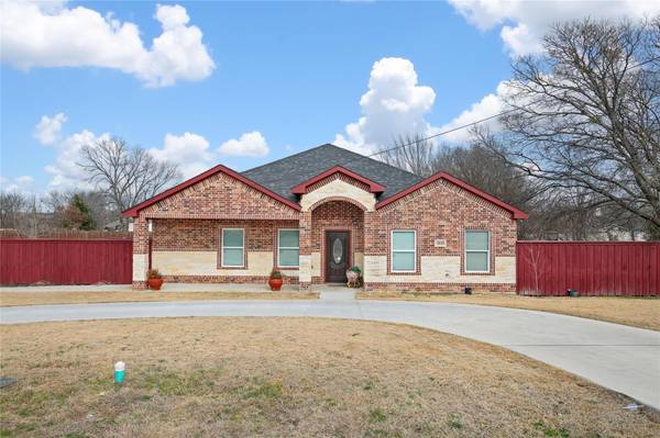 3038 Baskin Drive, Lancaster, TX 75134