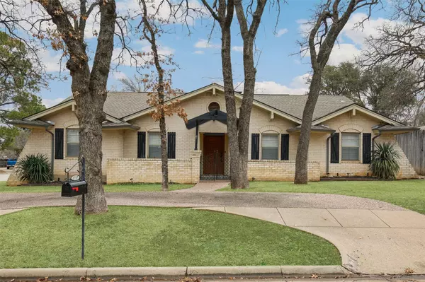 1717 Ridgeview Drive, Arlington, TX 76012