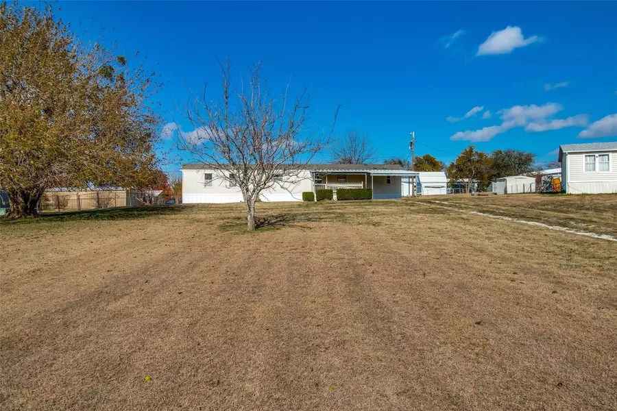 513 Deer Run, Southmayd, TX 75092