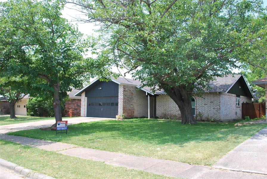 1613 Greywood Drive, Mesquite, TX 75149