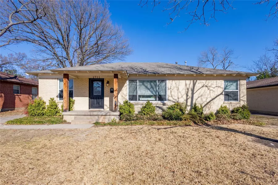 1711 McCosh Drive, Dallas, TX 75228