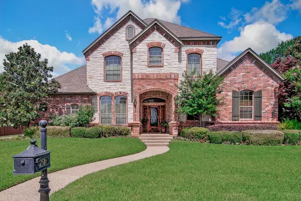 2516 Featherstone Court, Arlington, TX 76001