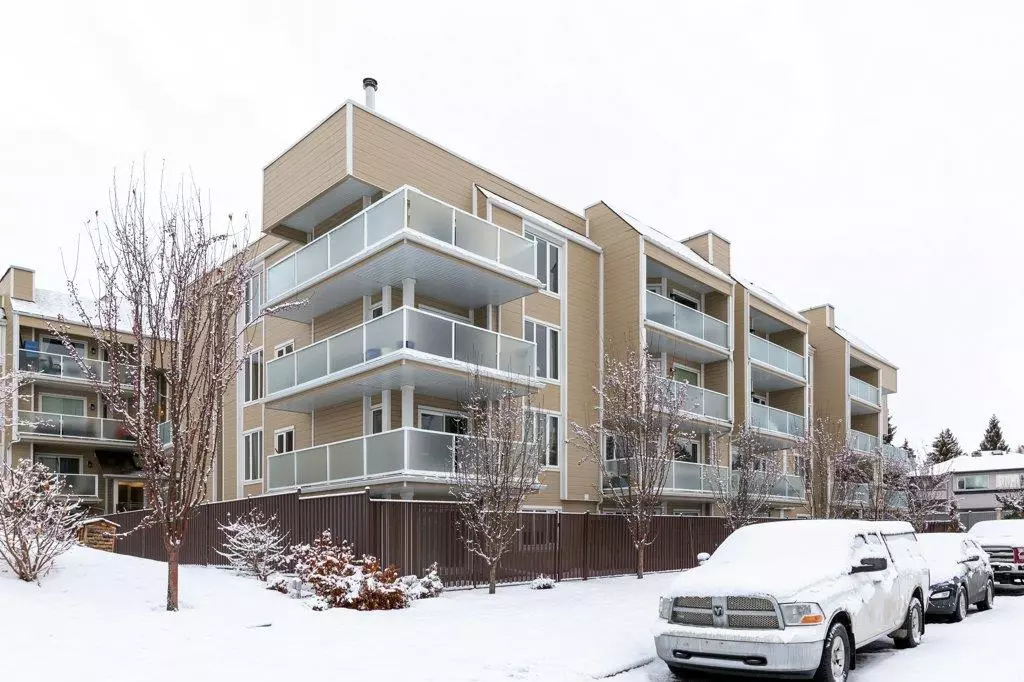 Calgary, AB T3A 2W4,3747 42 ST NW #304