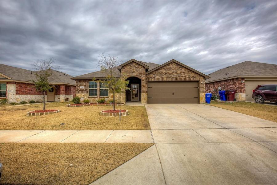 1921 Strongbark Drive, Royse City, TX 75189