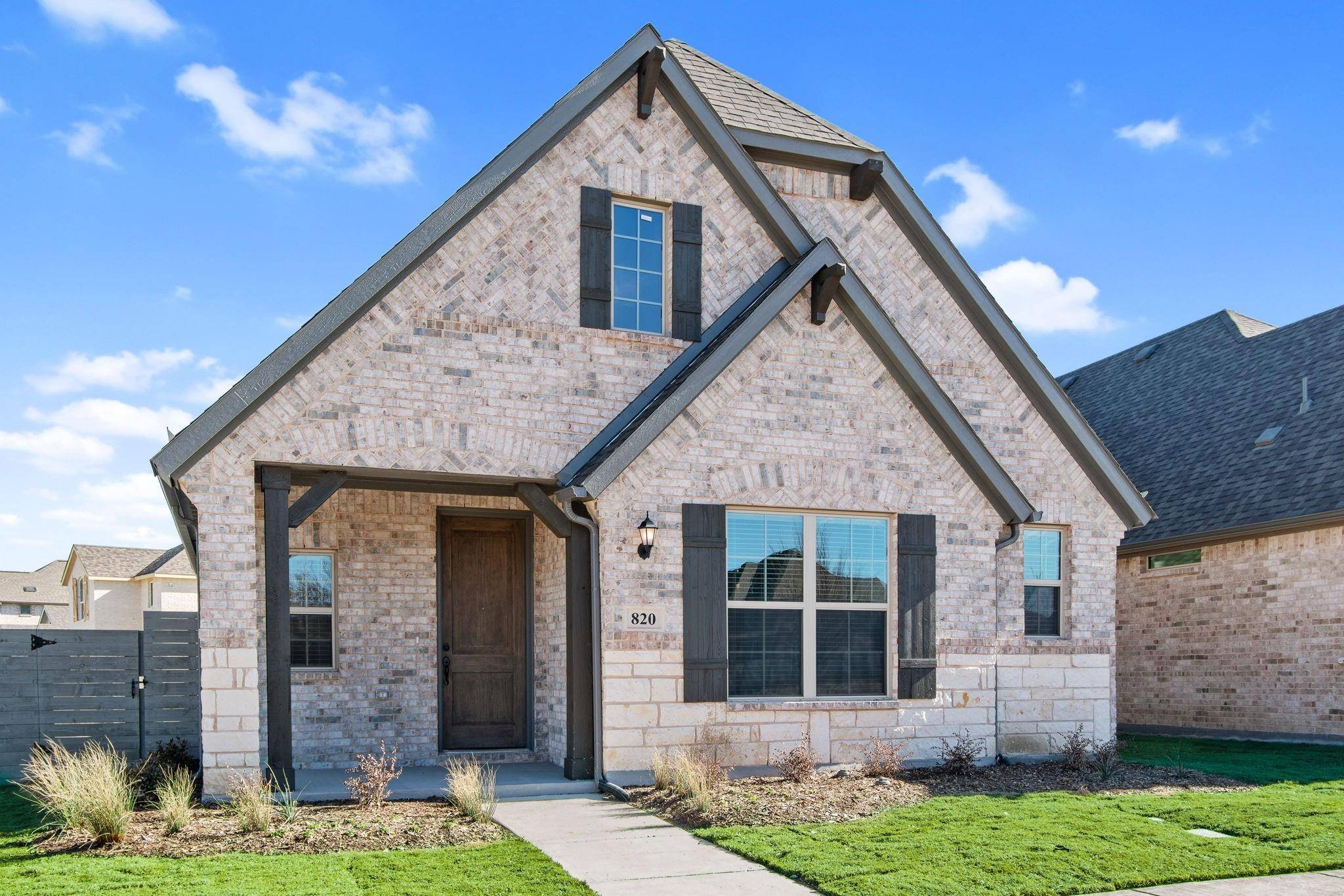 820 Streetside Lane,  Argyle,  TX 76226