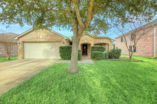 603 Midpark Lane, Euless, TX 76039