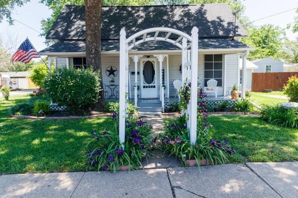 403 S Elm Street, Kemp, TX 75143