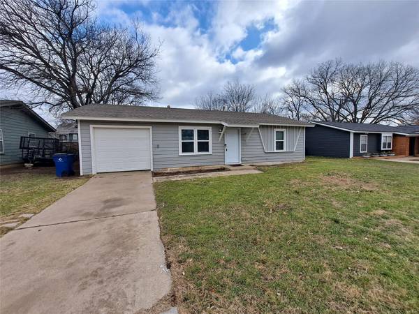 338 NW Lorna Street, Burleson, TX 76028