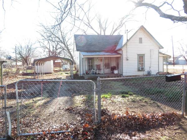 110 W State Street, Alvord, TX 76225