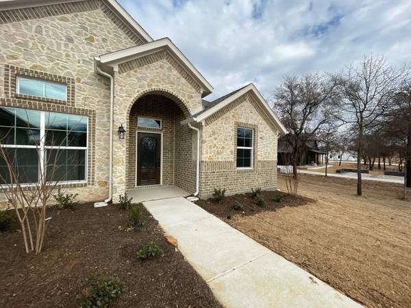 320 Zion Forest Trail, Poolville, TX 76487