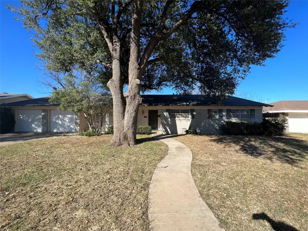 2814 W Dengar Avenue,  Midland,  TX 79705