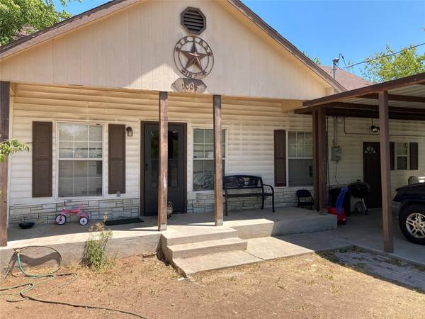 1005 8 1/2 Street,  Mineral Wells,  TX 76067