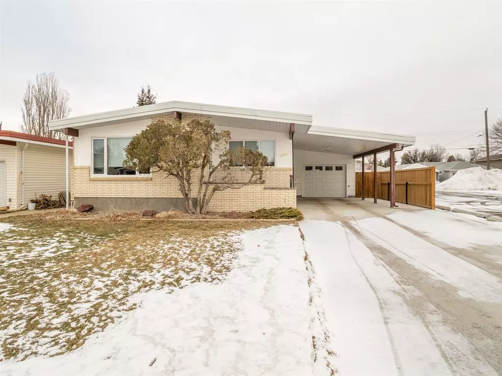 Lethbridge, AB T1K 0X5,2211 15 AVE S