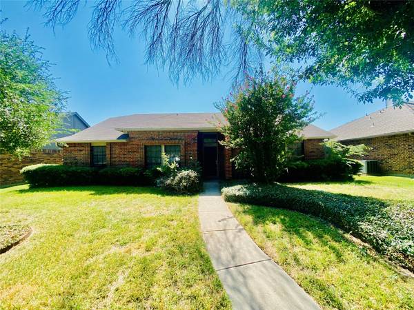 9406 Willard Street, Rowlett, TX 75088