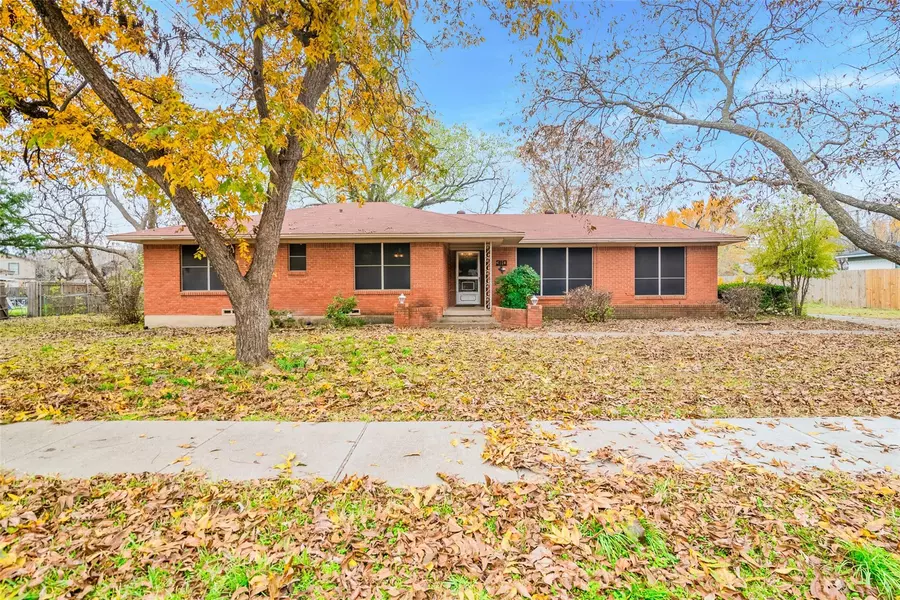 310 S 1st Street, Wylie, TX 75098