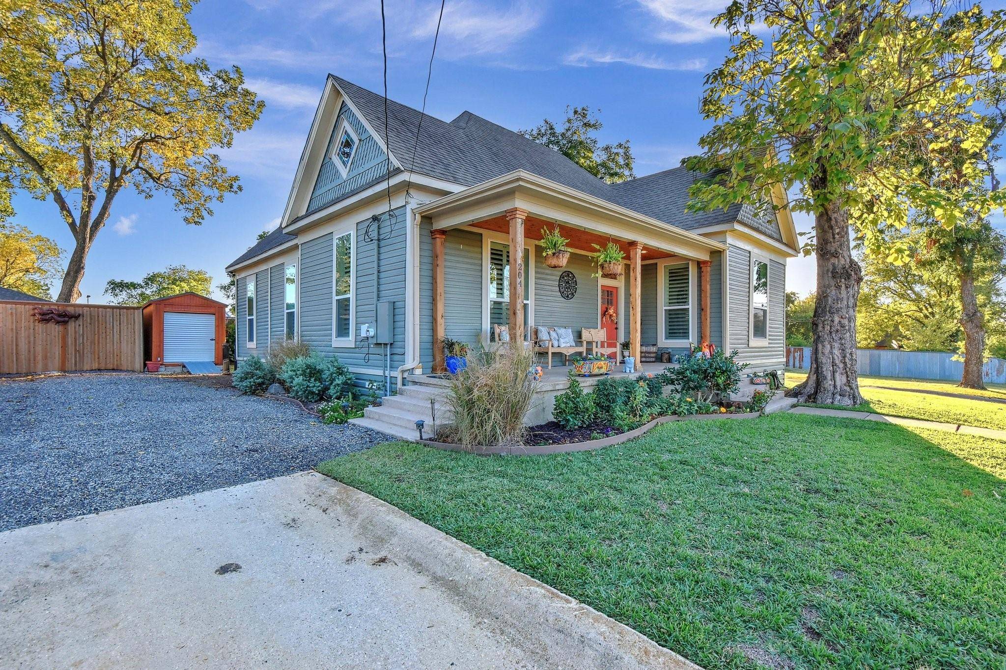 Whitesboro, TX 76273,204 W Hall Street