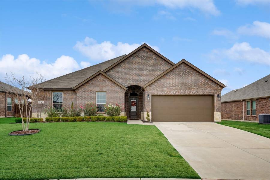 637 Woodridge Drive, Oak Point, TX 75068