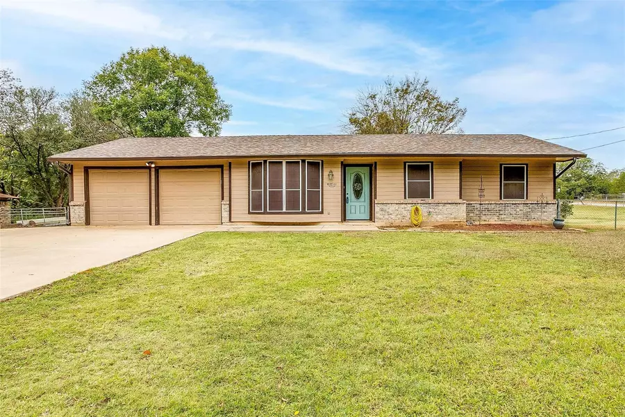 4913 Winnett Road, Burleson, TX 76028