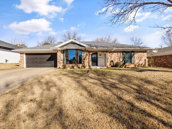 408 Mountainview Drive, Hurst, TX 76054