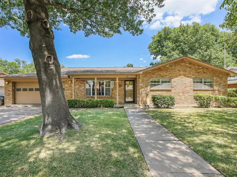 2228 Yorkshire Street, Denton, TX 76209