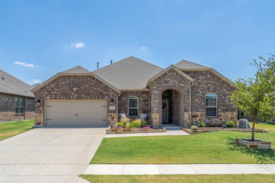 2820 Lake Valley Road, Aubrey, TX 76227