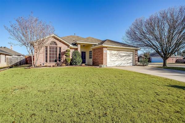 321 Comanche Walk, Joshua, TX 76058