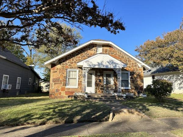 119 E Hull Street, Denison, TX 75021