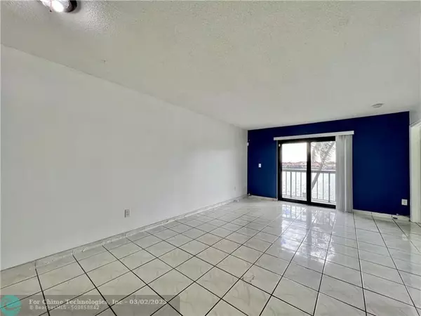 Hialeah, FL 33016,2580 W 67th Pl  #202-1