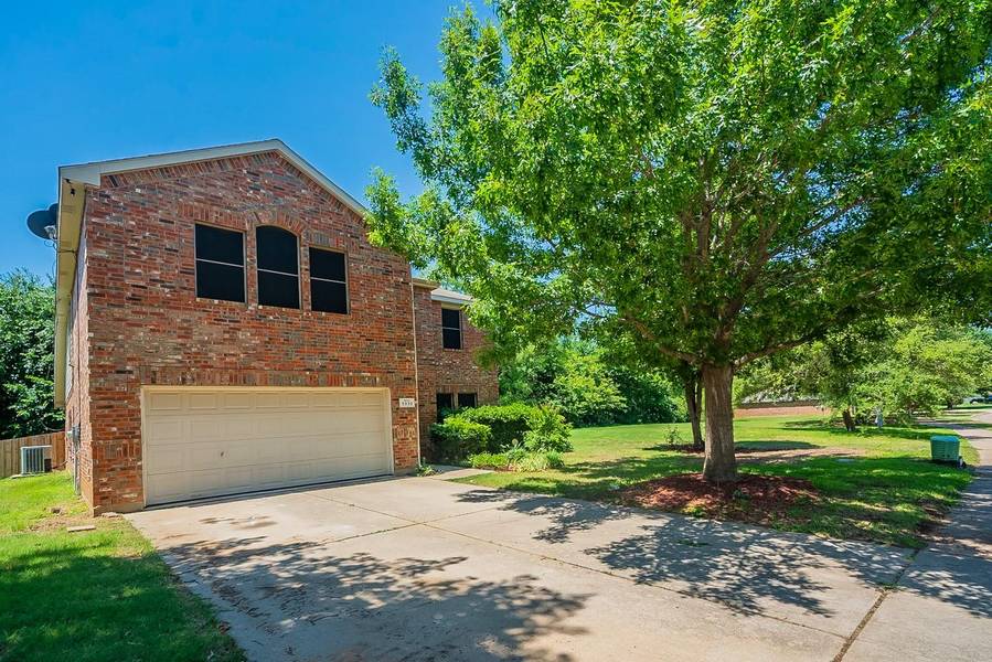 5935 Waterford Drive, Grand Prairie, TX 75052