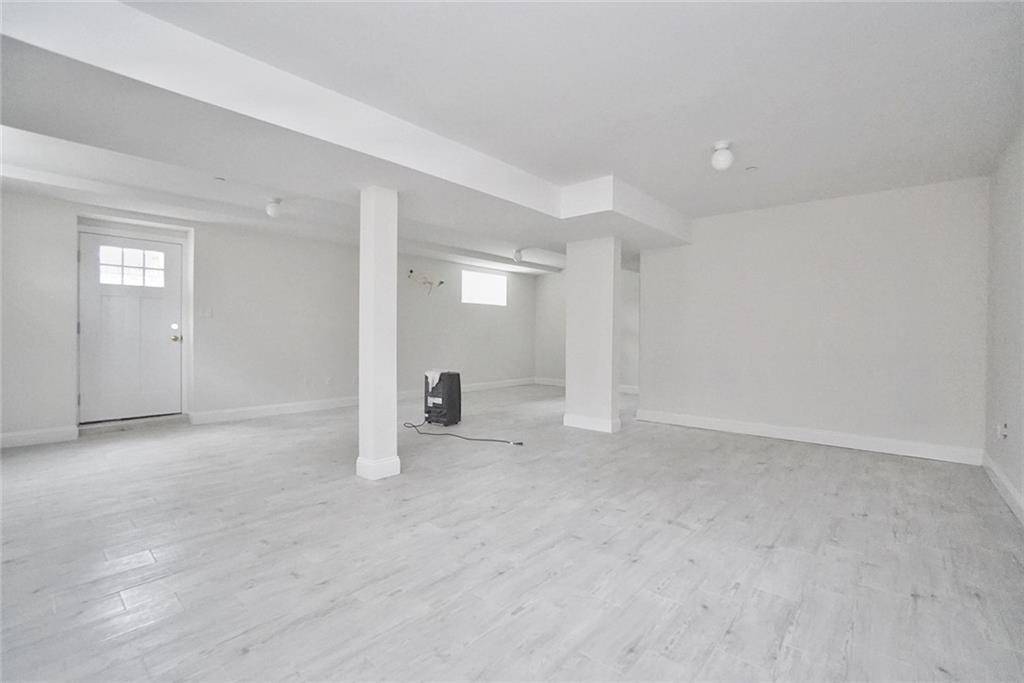Staten  Island, NY 10312,472 Tennyson DR